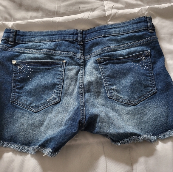 Jeans short with bling - Picture 2 of 2